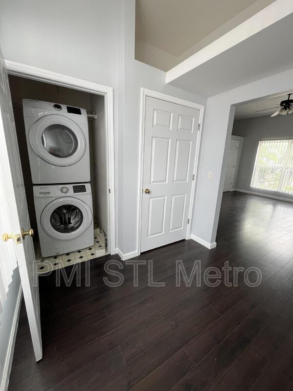 1115 Biddle St - Photo 2 of 13