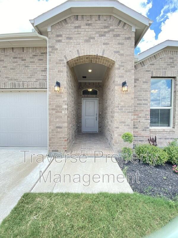 2408 Moon Ranch Dr - Photo 4 of 30