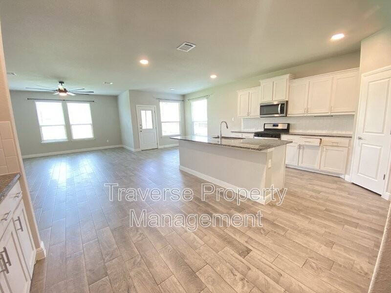 2408 Moon Ranch Dr - Photo 6 of 30