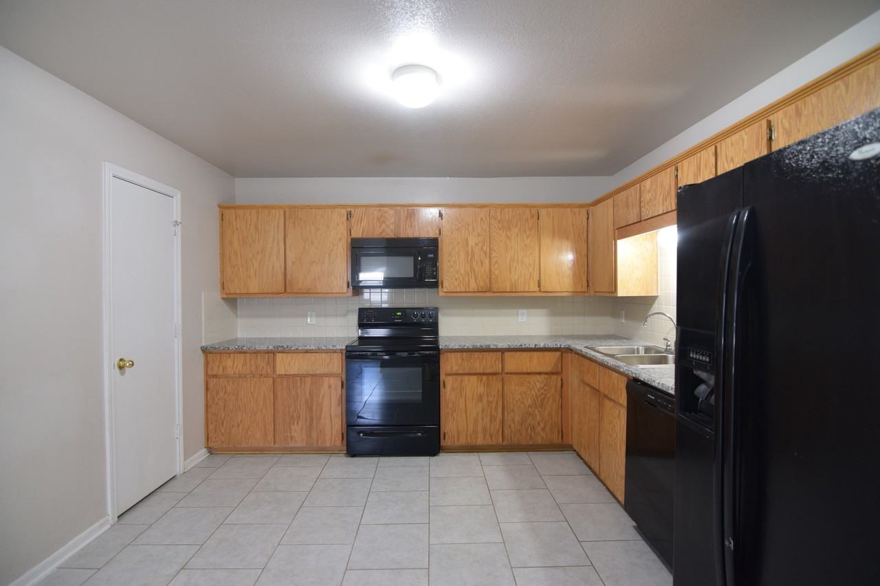 1623 Pima Trl - Photo 5 of 19