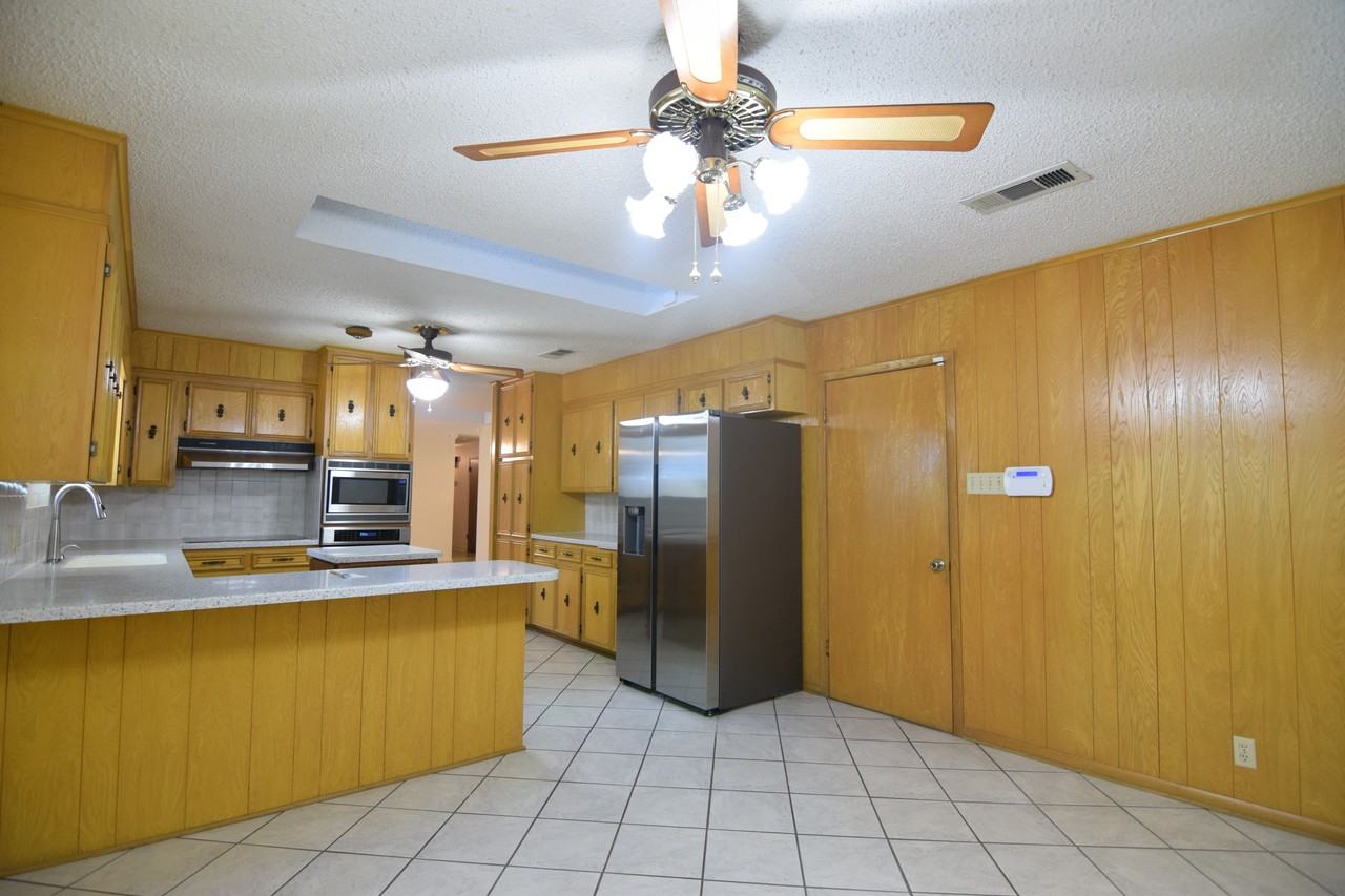 10920 Hartrick Bluff Rd - Photo 5 of 24