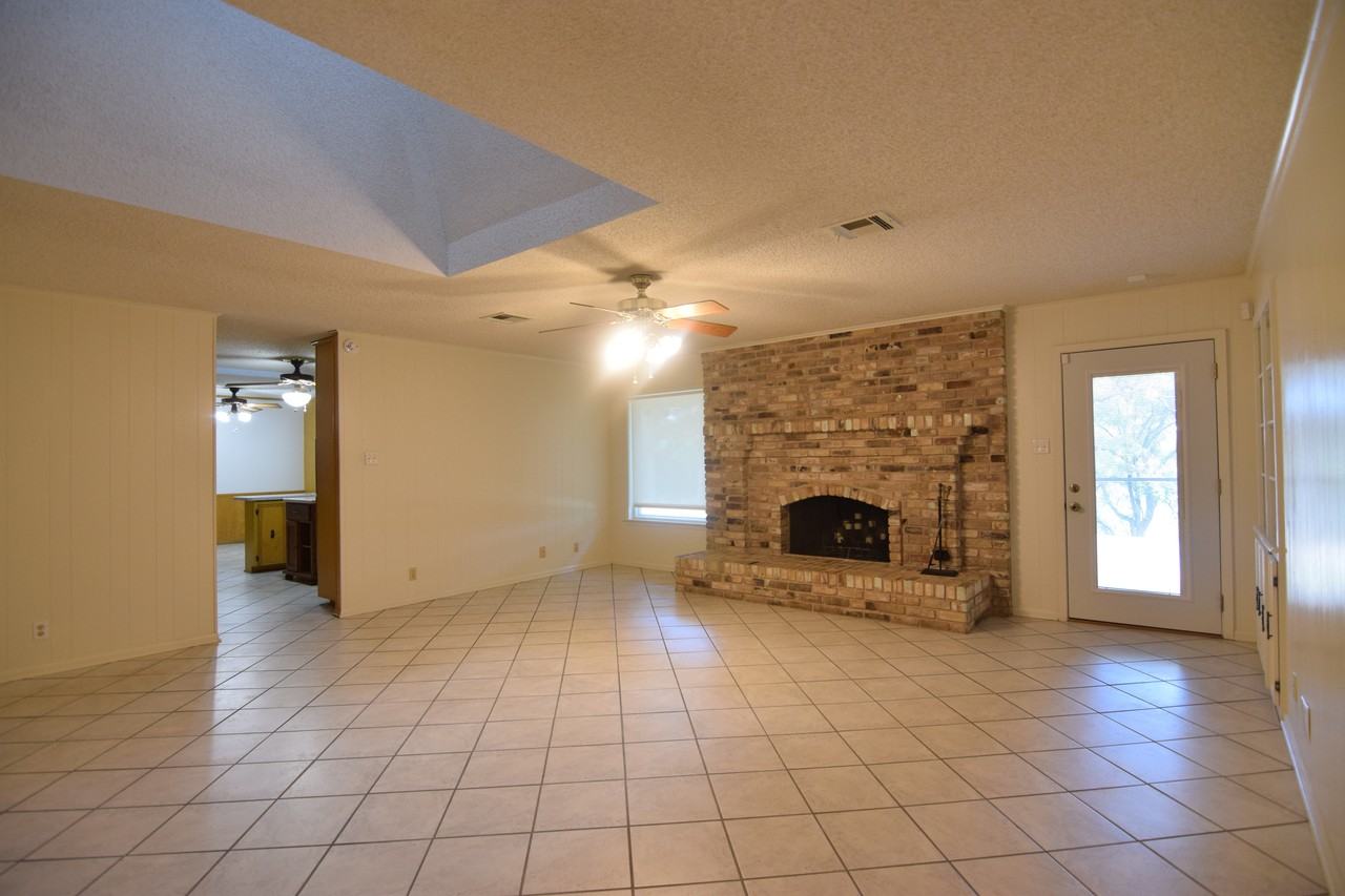 10920 Hartrick Bluff Rd - Photo 6 of 24