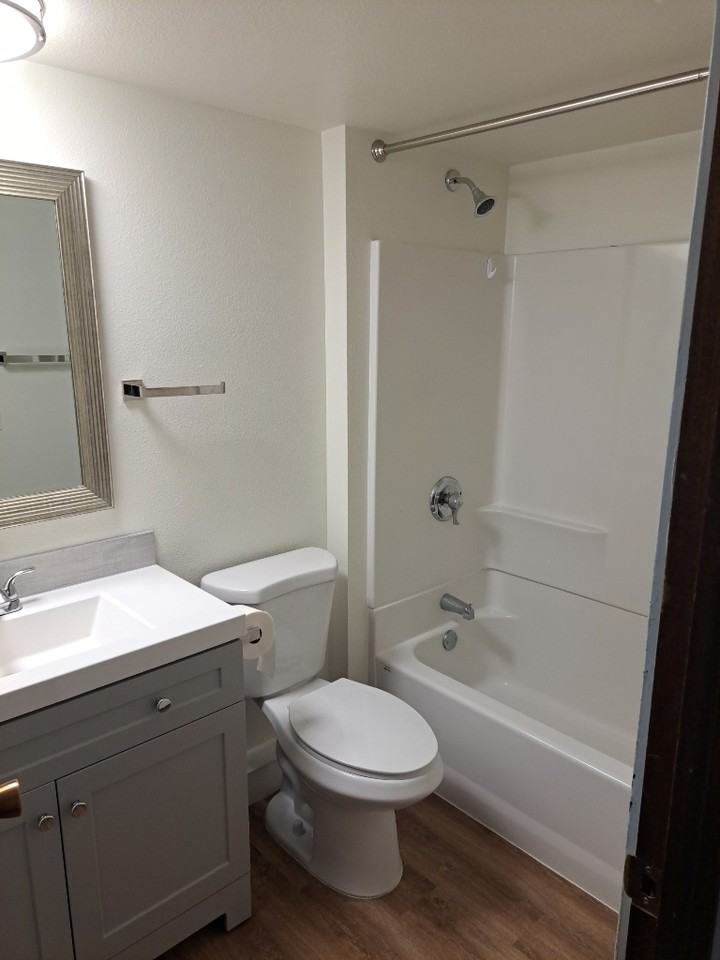 707 Sw Higgins Ave - Photo 2 of 5