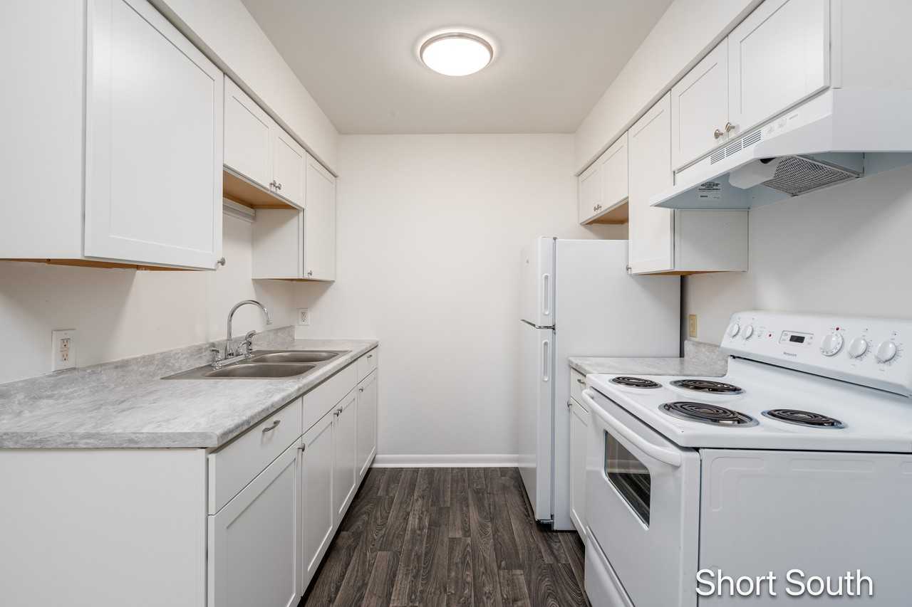 1605 Bacon Ave - Photo 2 of 23