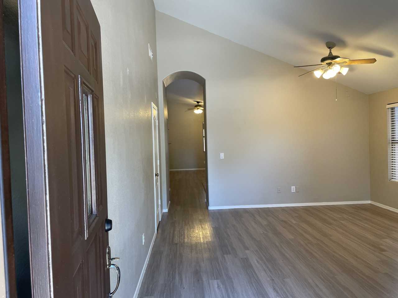 17116 N Melissa Ln - Photo 3 of 37