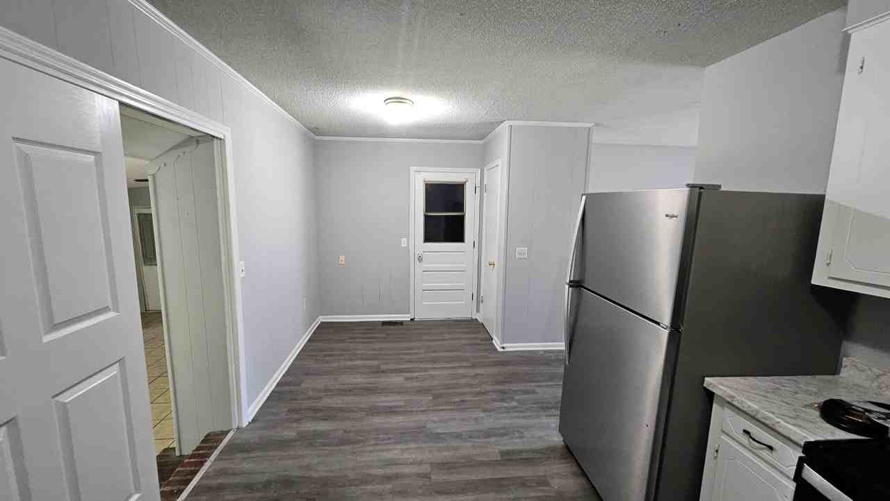 364 Holly Ave - Photo 3 of 18