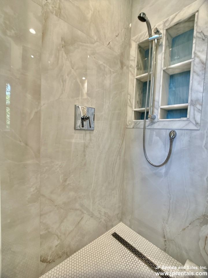 8 Oakview Ter #2 - Photo 6 of 27