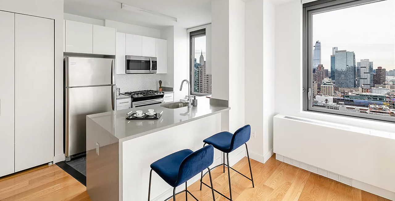 608 W 57th St #1238 - Photo 5 of 19