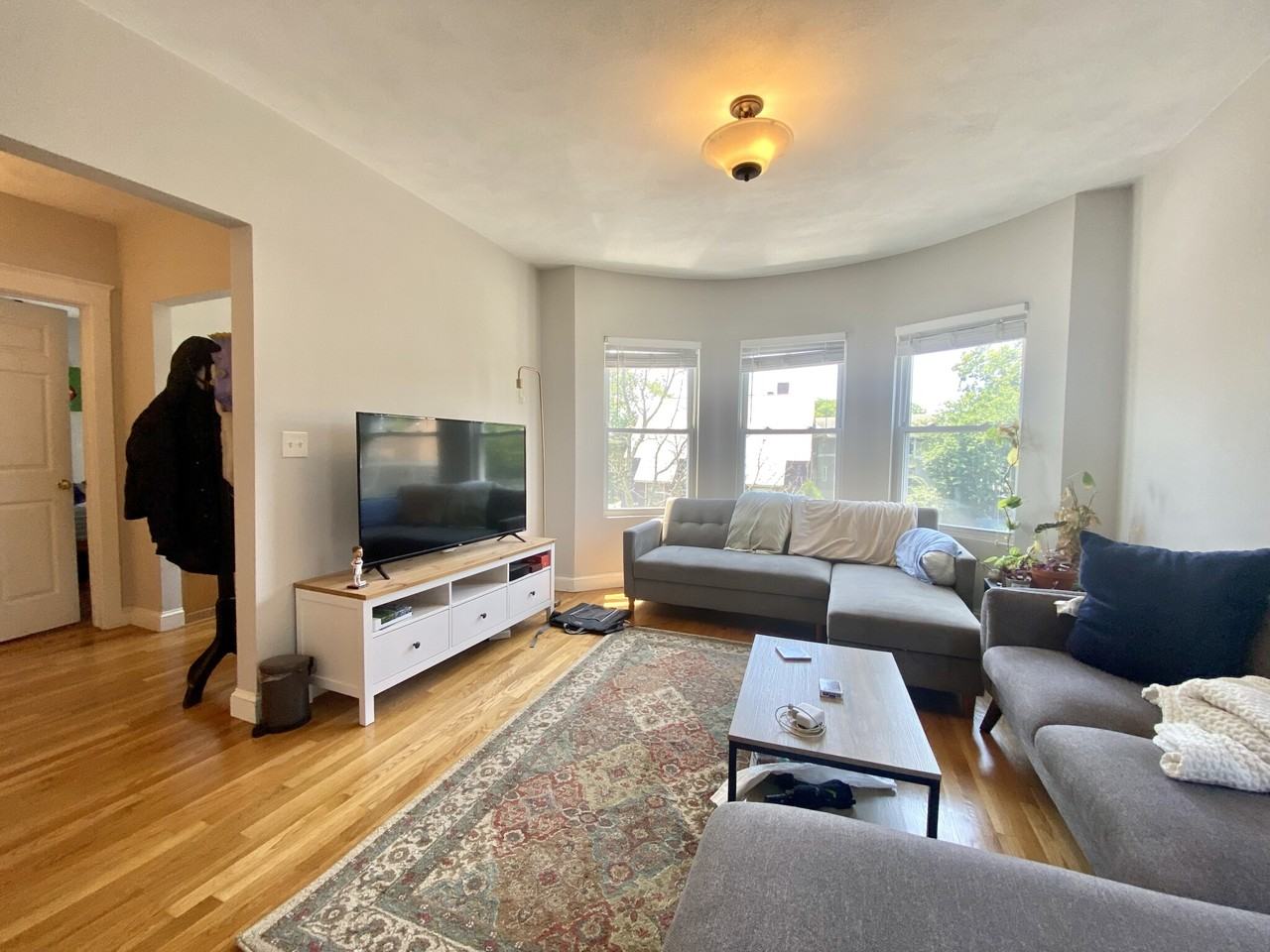 1433 Cambridge St #3 - Photo 6 of 31