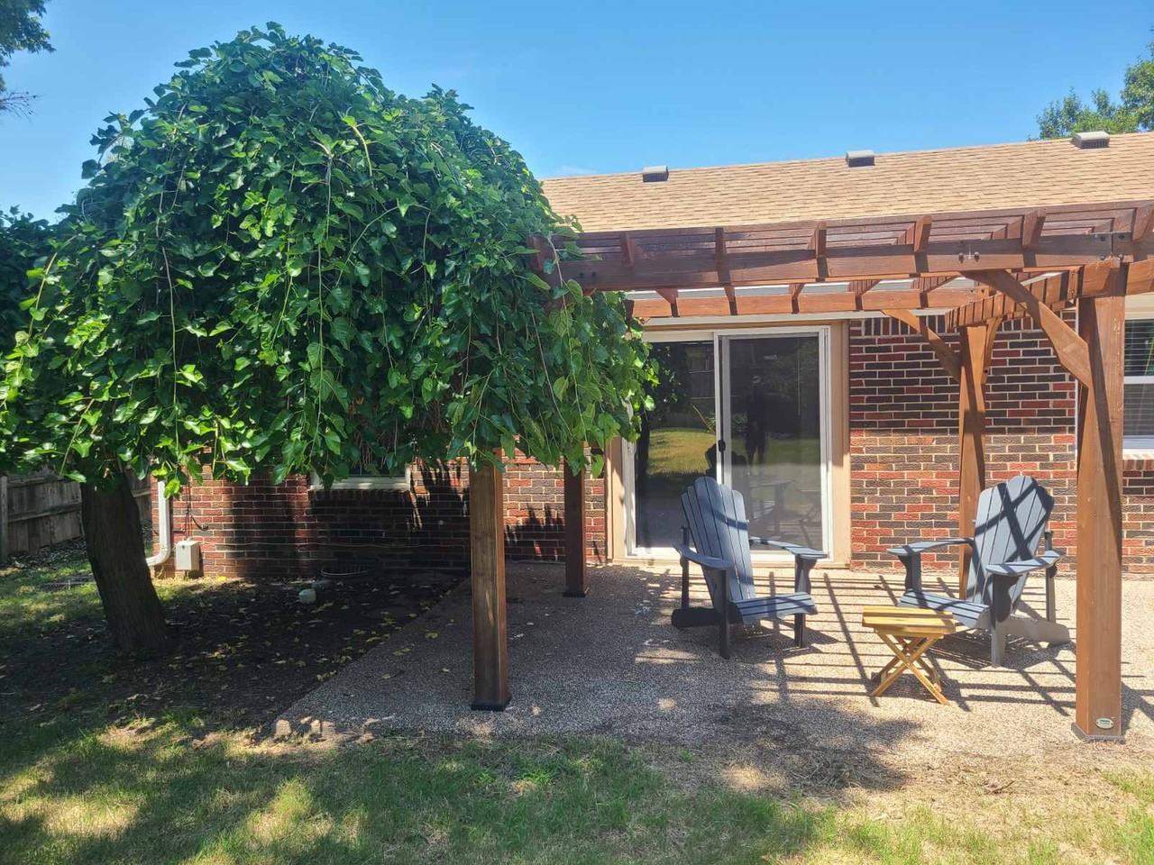 340 N Brookside St #NA - Photo 2 of 19