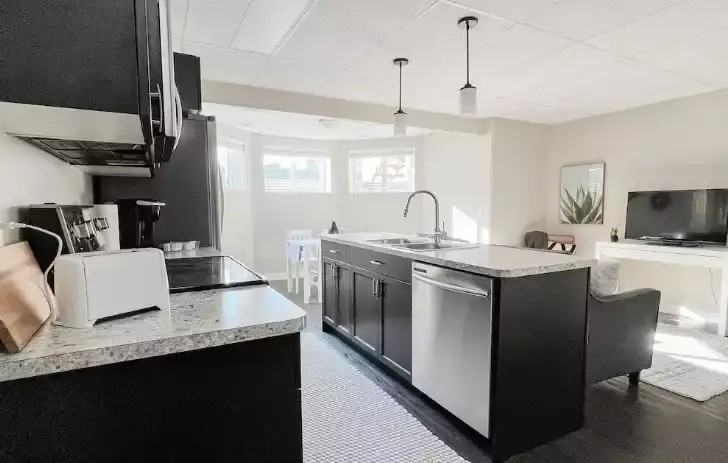 9606 89 St - Photo 3 of 9