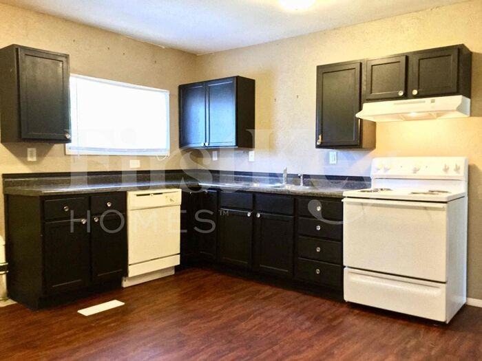 4428 Campbell Ave - Photo 2 of 12