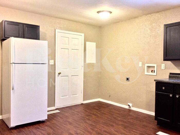 4428 Campbell Ave - Photo 3 of 12
