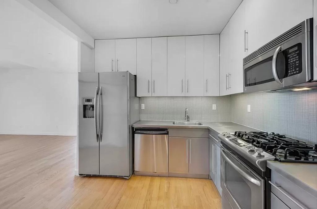 Delancey St #8A - Photo 3 of 12