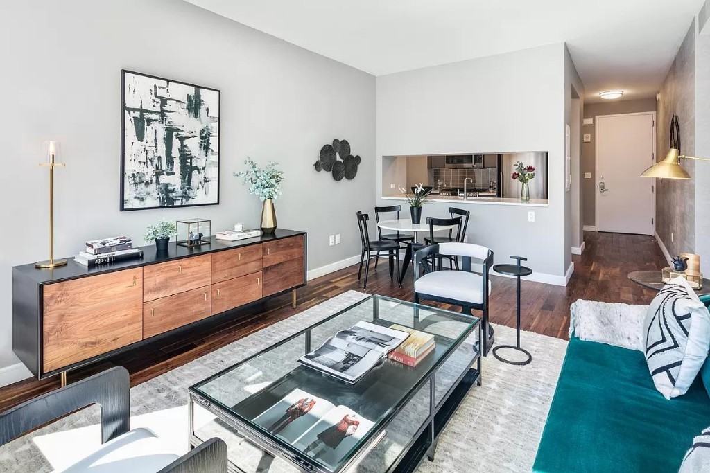 W 28th St #16C - Photo 2 of 12