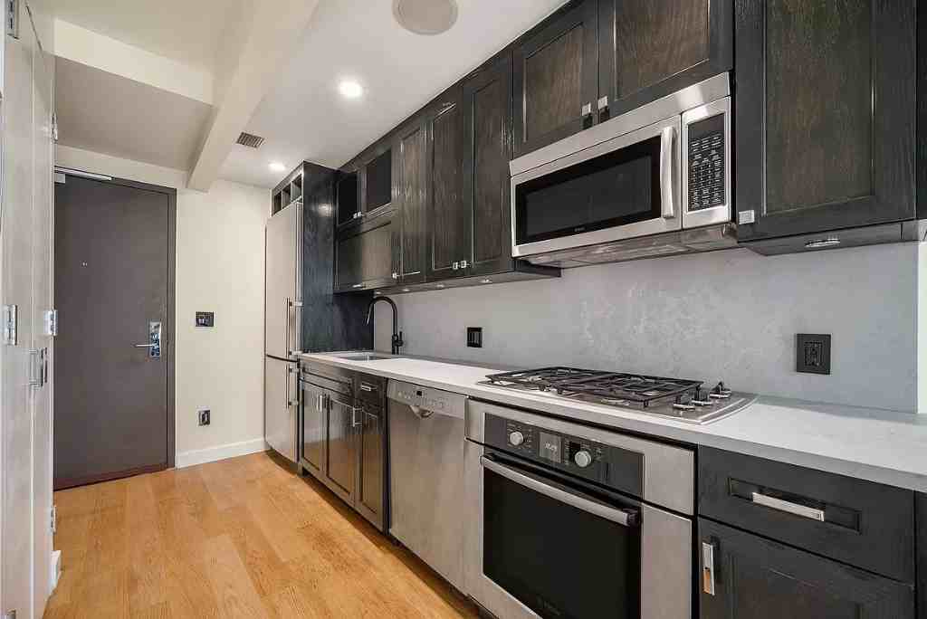 Rector Pl #PH3W - Photo 6 of 12