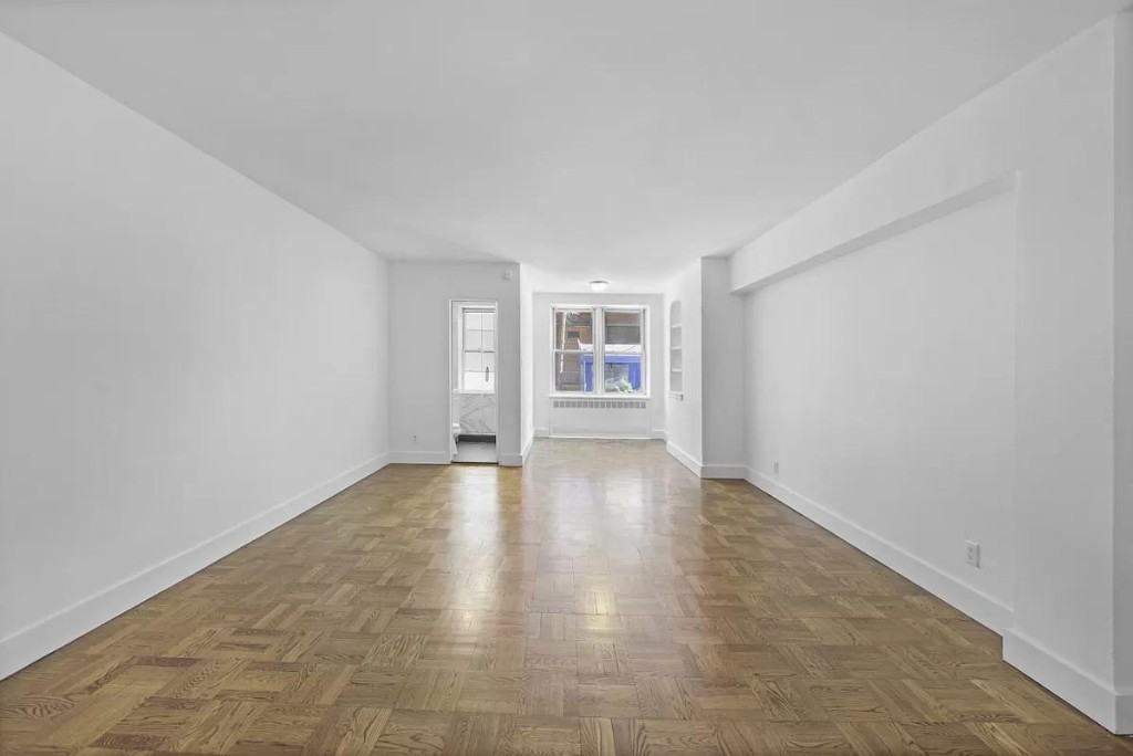 Greenwich St #1C - Photo 2 of 9