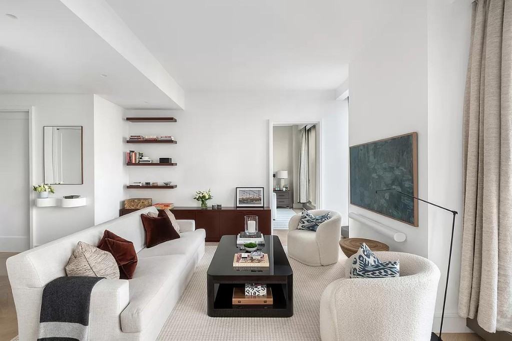 W 18th St - Photo 3 of 12