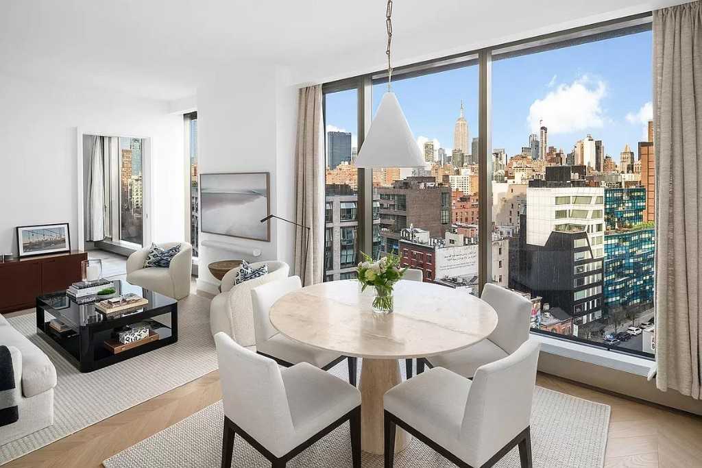 W 18th St - Photo 4 of 12