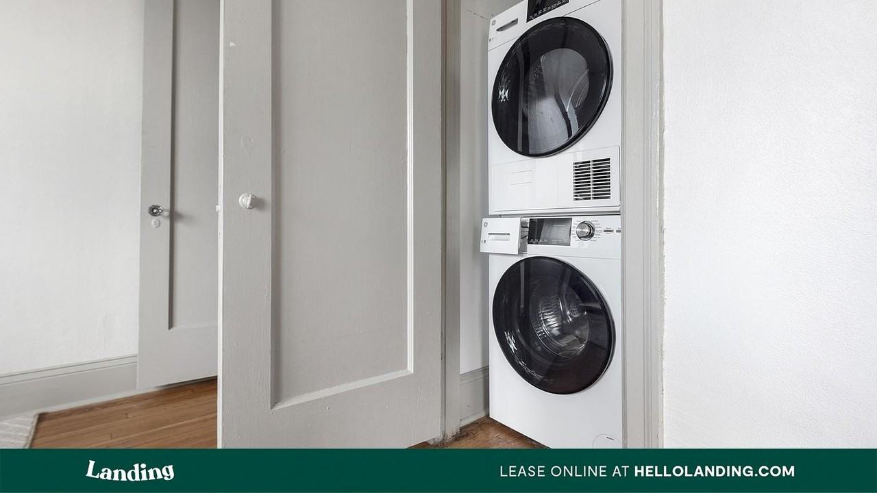 275 Union Boulevard - Photo 3 of 50