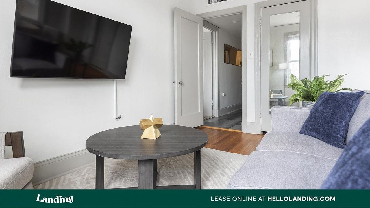 275 Union Boulevard - Photo 5 of 50