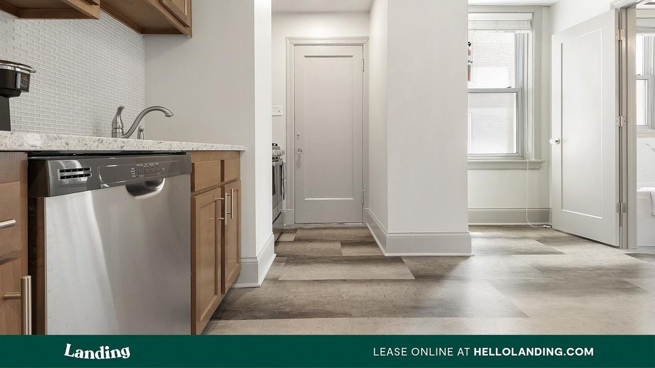 275 Union Boulevard - Photo 6 of 50