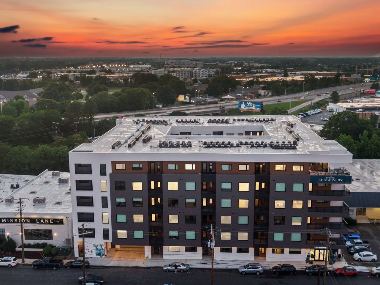 1510 Belleville - Photo 5 of 34