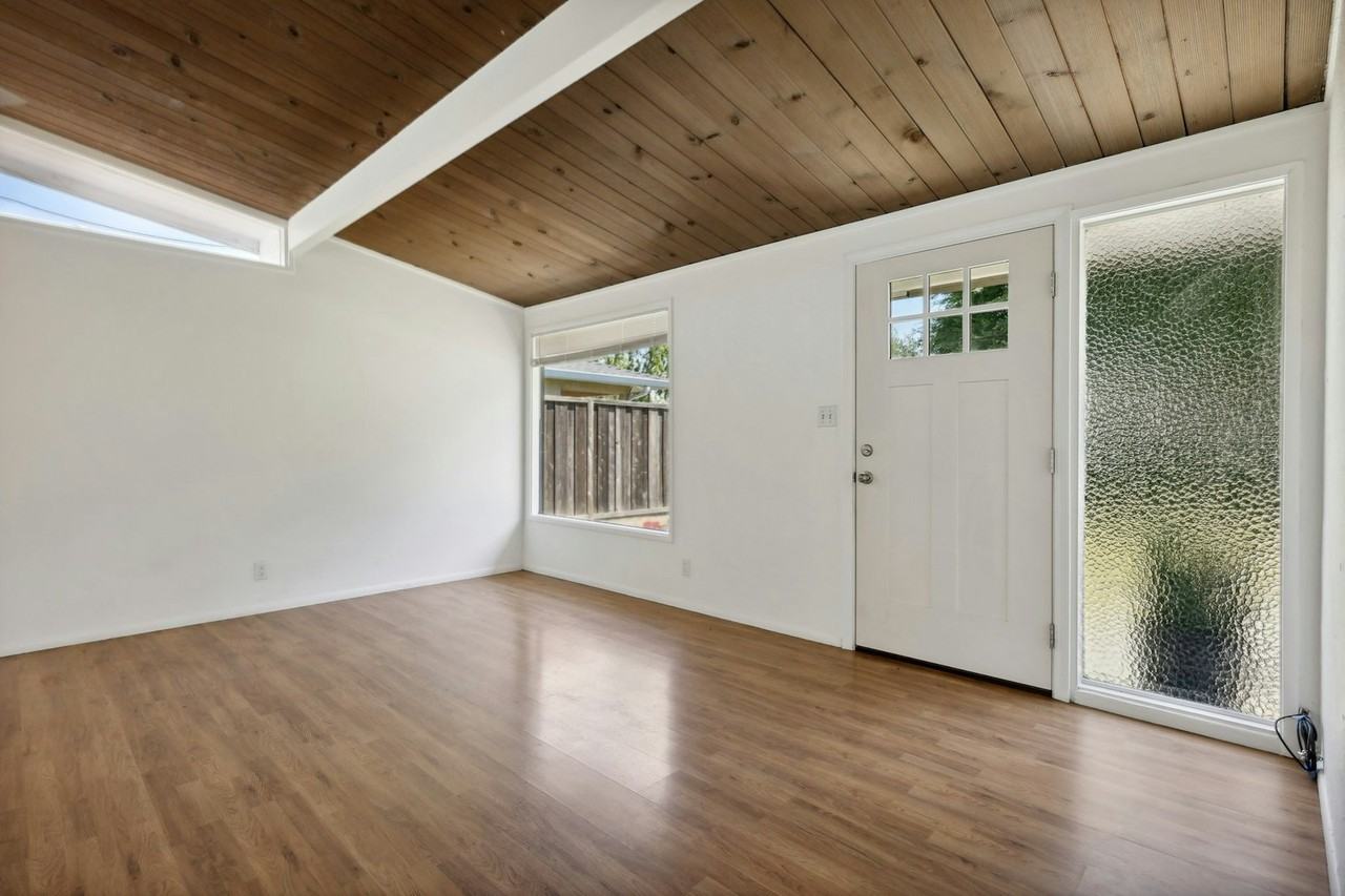 1521 Terilyn Ave - Photo 2 of 13