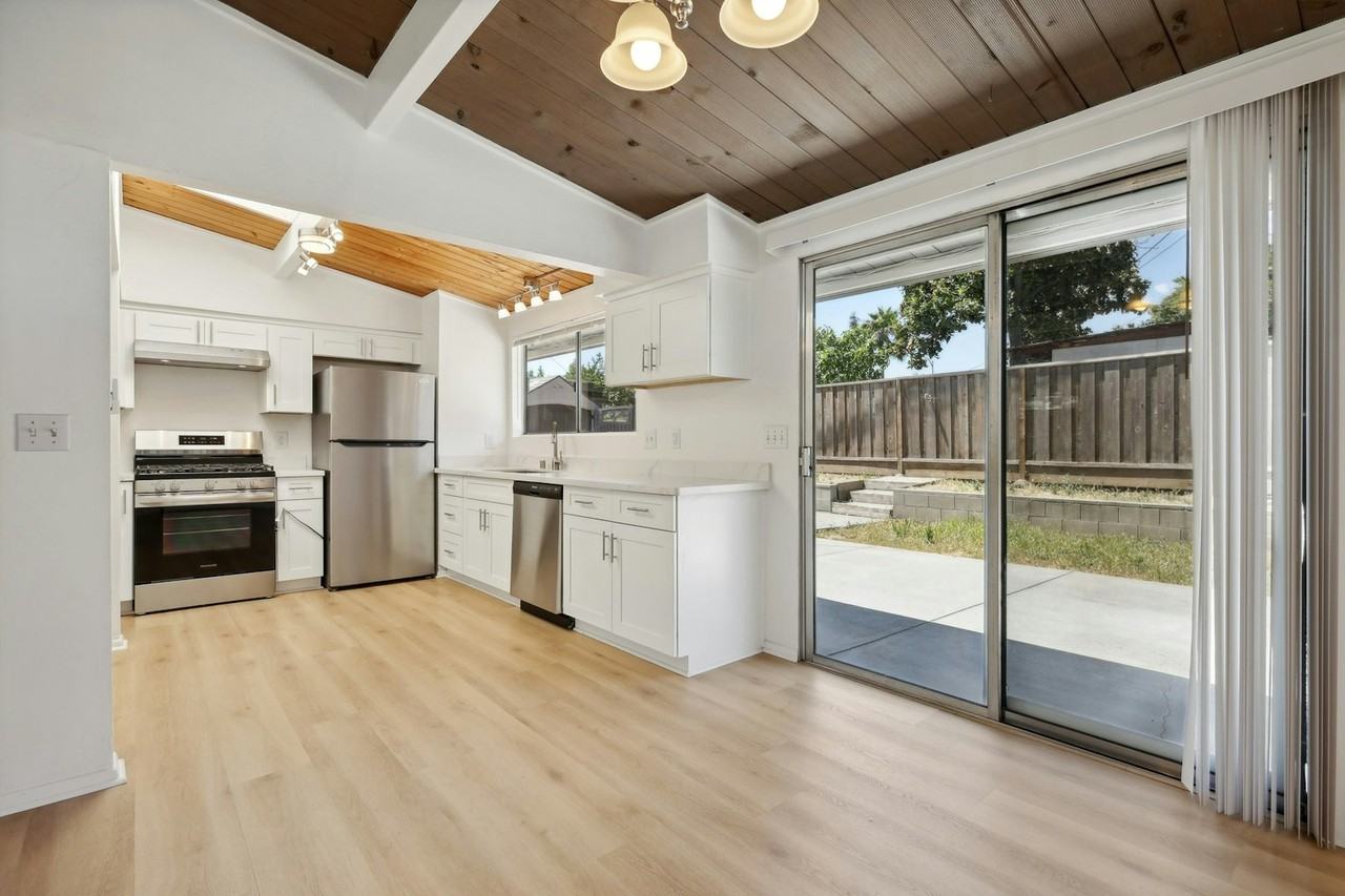 1521 Terilyn Ave - Photo 3 of 13