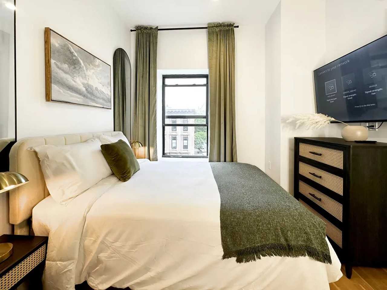 Dekalb Ave & Vanderbilt Ave #671