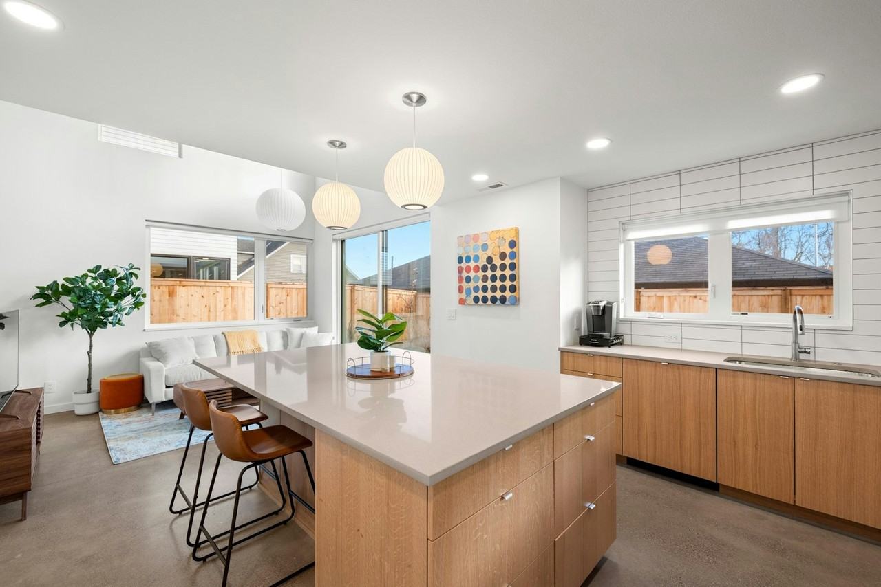 4809 North Kerby Avenue - Photo 5 of 22