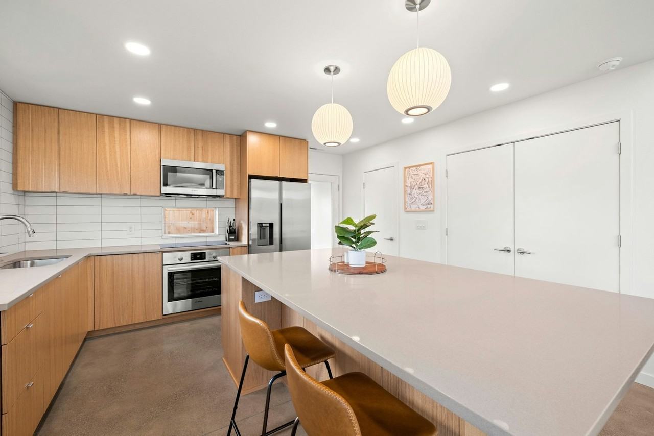 4809 North Kerby Avenue - Photo 7 of 22