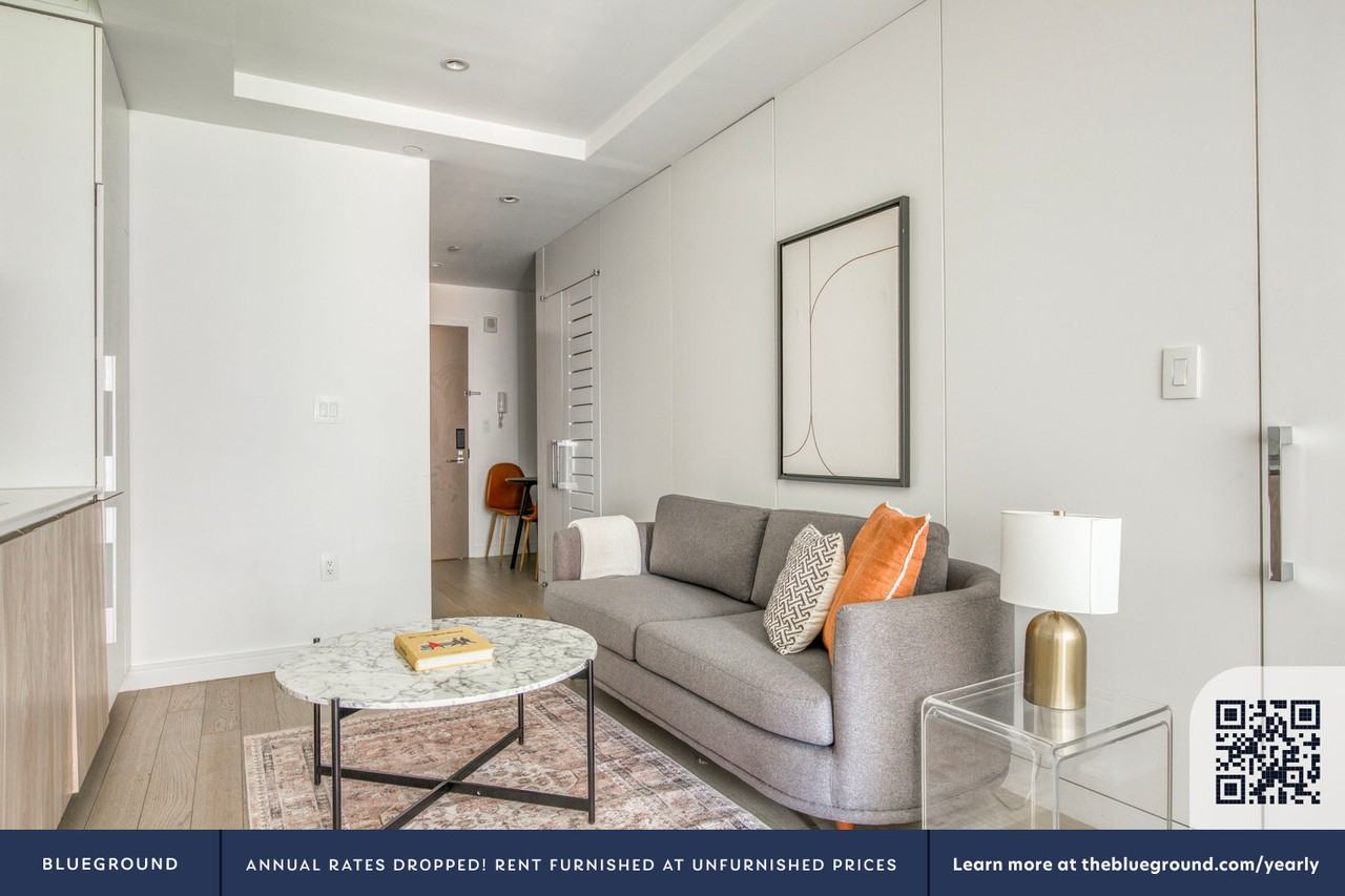 572 11th Avenue - Photo 3 of 27