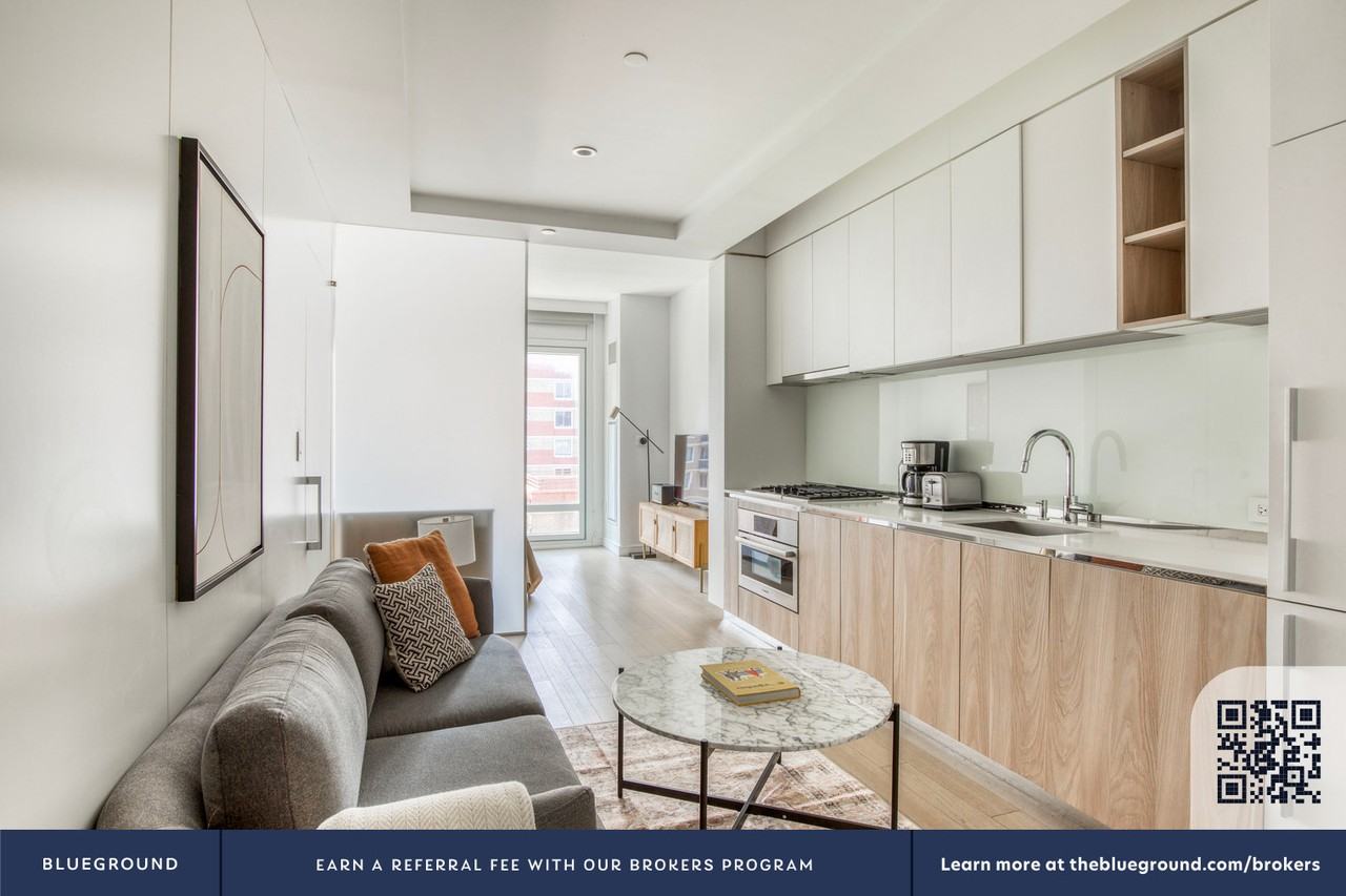 572 11th Avenue - Photo 4 of 27