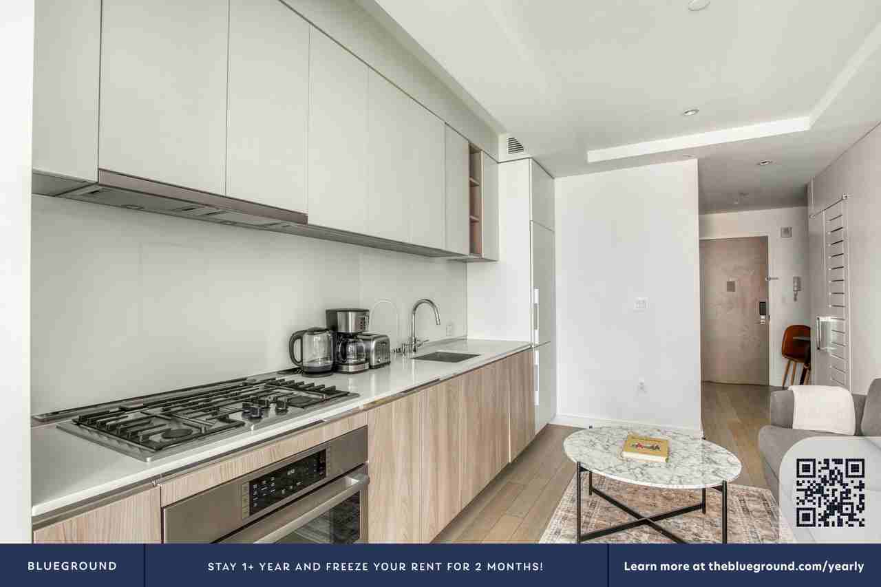 572 11th Avenue - Photo 7 of 27