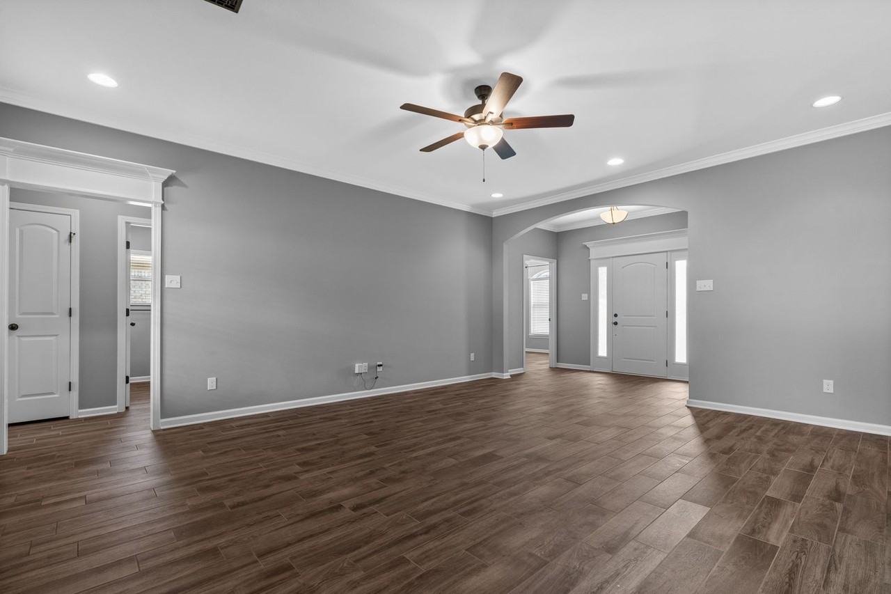 9640 Meadow Creek Dr - Photo 2 of 34