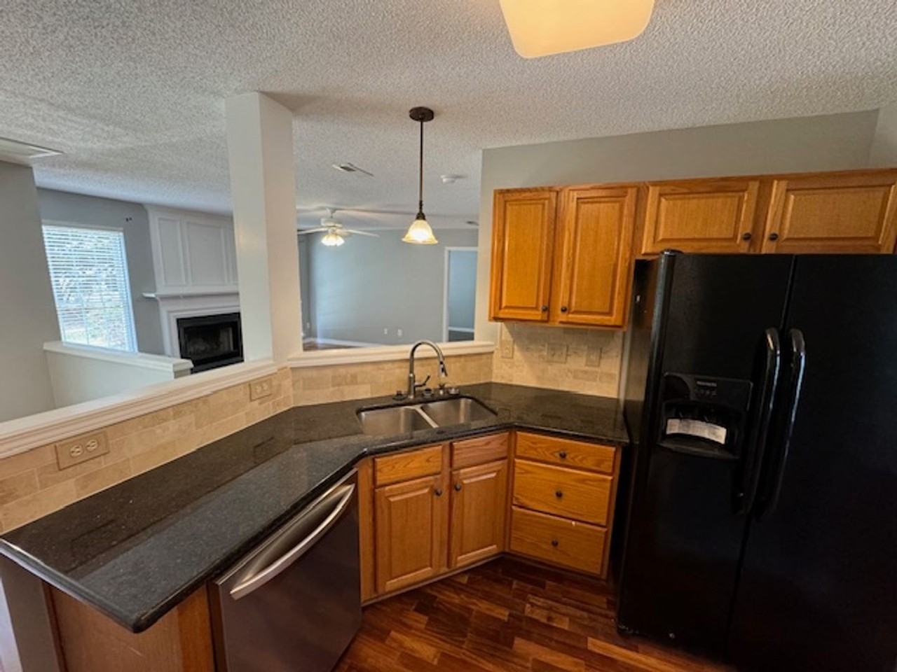 102 Alice Ct - Photo 7 of 32