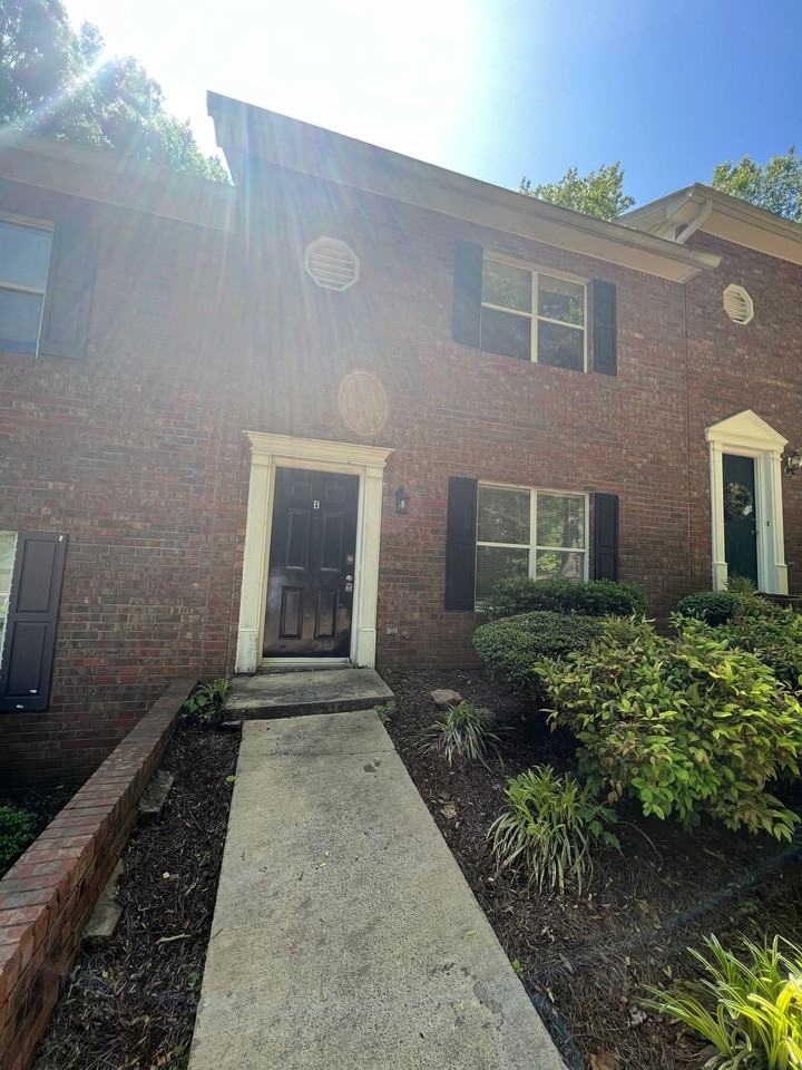 Hidden Hollow - Photo 2 of 12