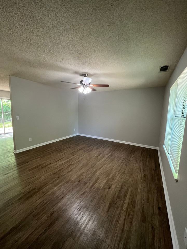 Hidden Hollow - Photo 3 of 12