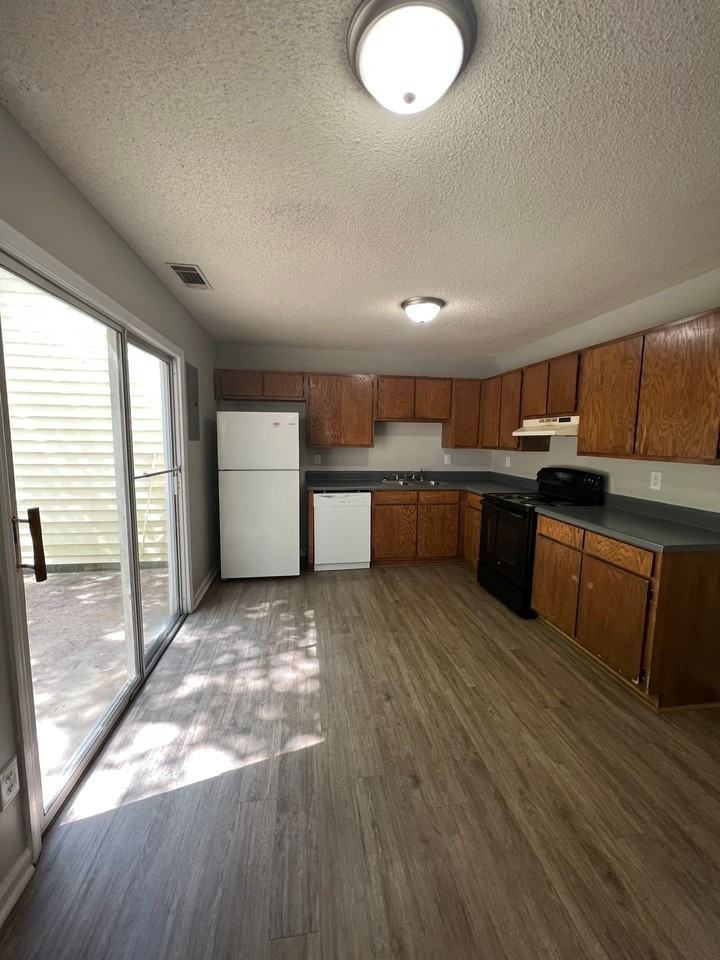 Hidden Hollow - Photo 5 of 12