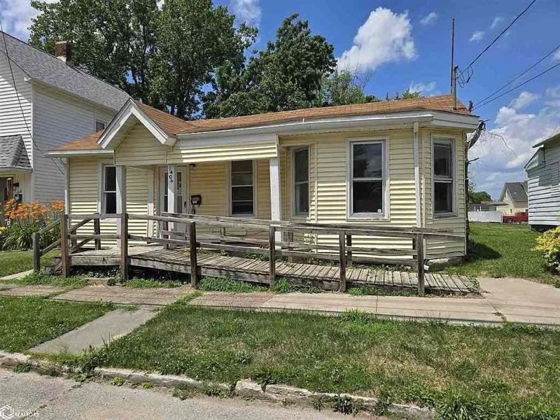 1406 Corse Street - Photo 2 of 13