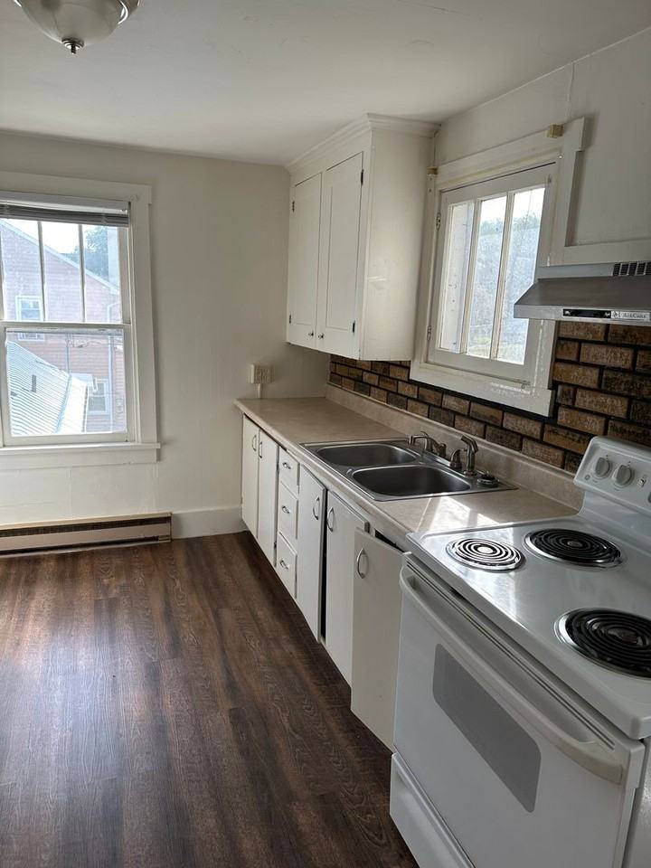 203 Hazel Street - Photo 3 of 10