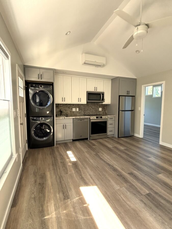 3920B Wilshire Ave - Photo 2 of 20