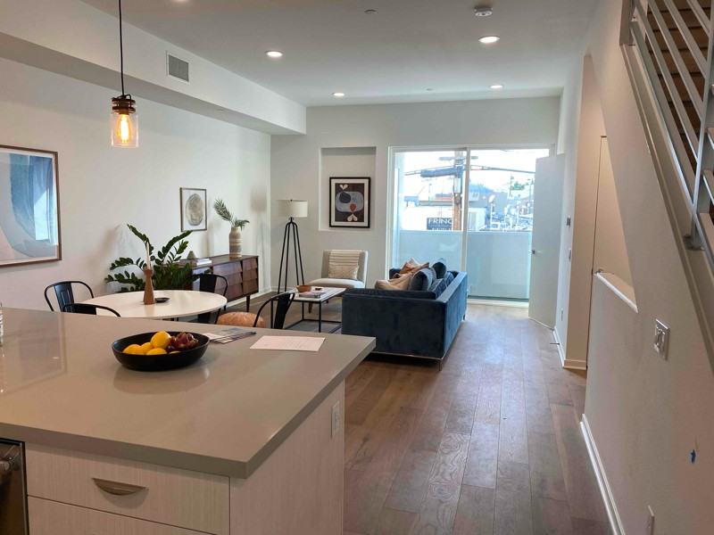 4829 Craner Ave - Photo 2 of 16