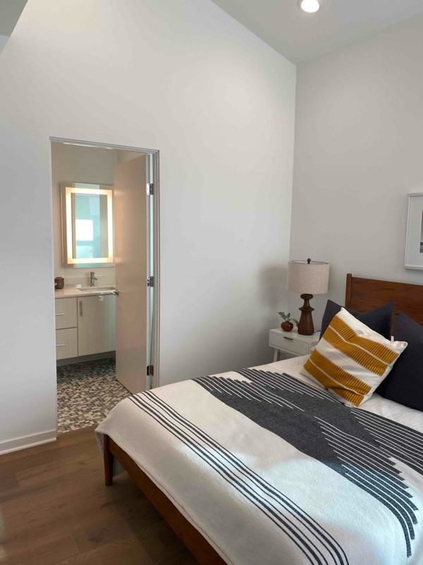 4829 Craner Ave - Photo 4 of 16