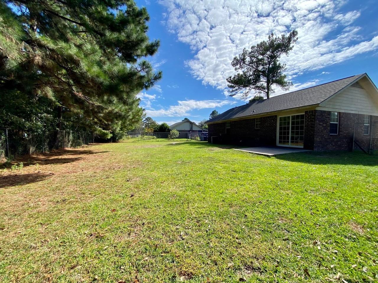 271 Sheila Dr - Photo 3 of 26