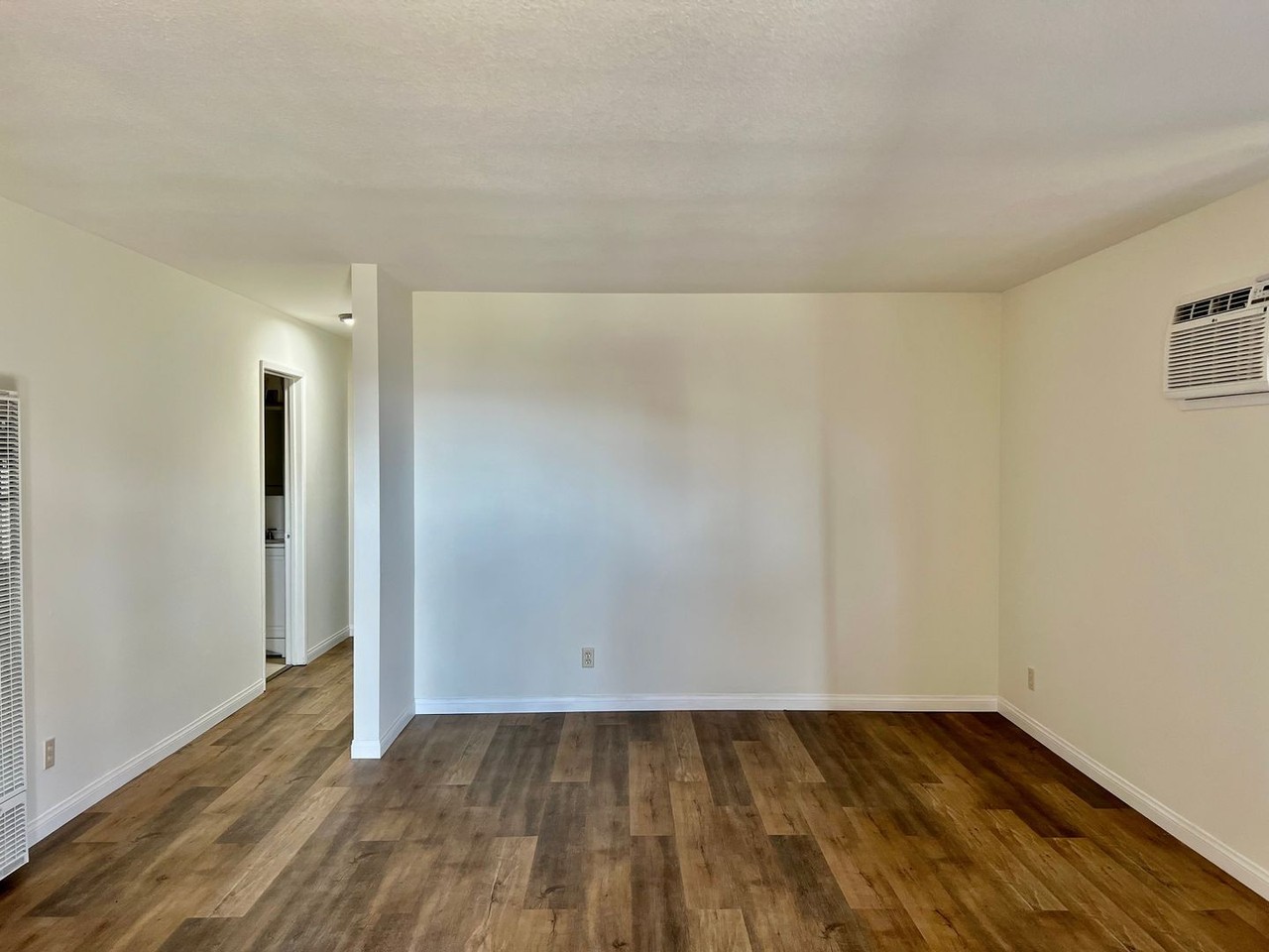 33139 Gillette St - Photo 4 of 15