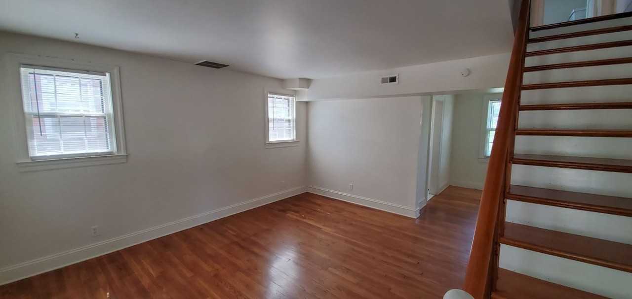 2517 Spring Garden St - Photo 2 of 7