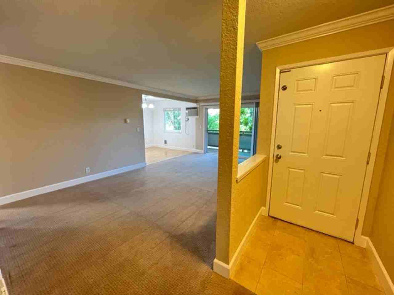 563 W Latimer Ave - Photo 2 of 20