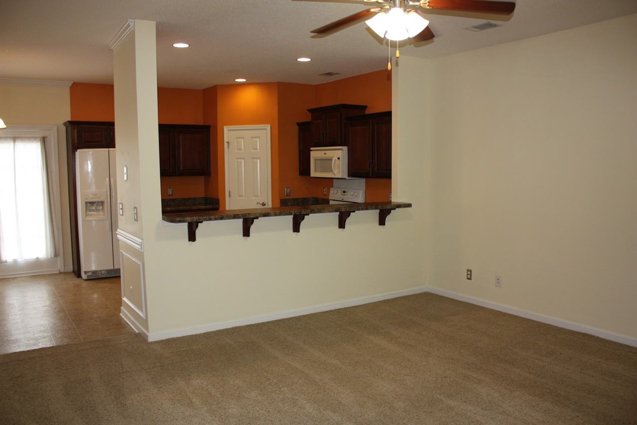 8 Reese Way - Photo 5 of 30